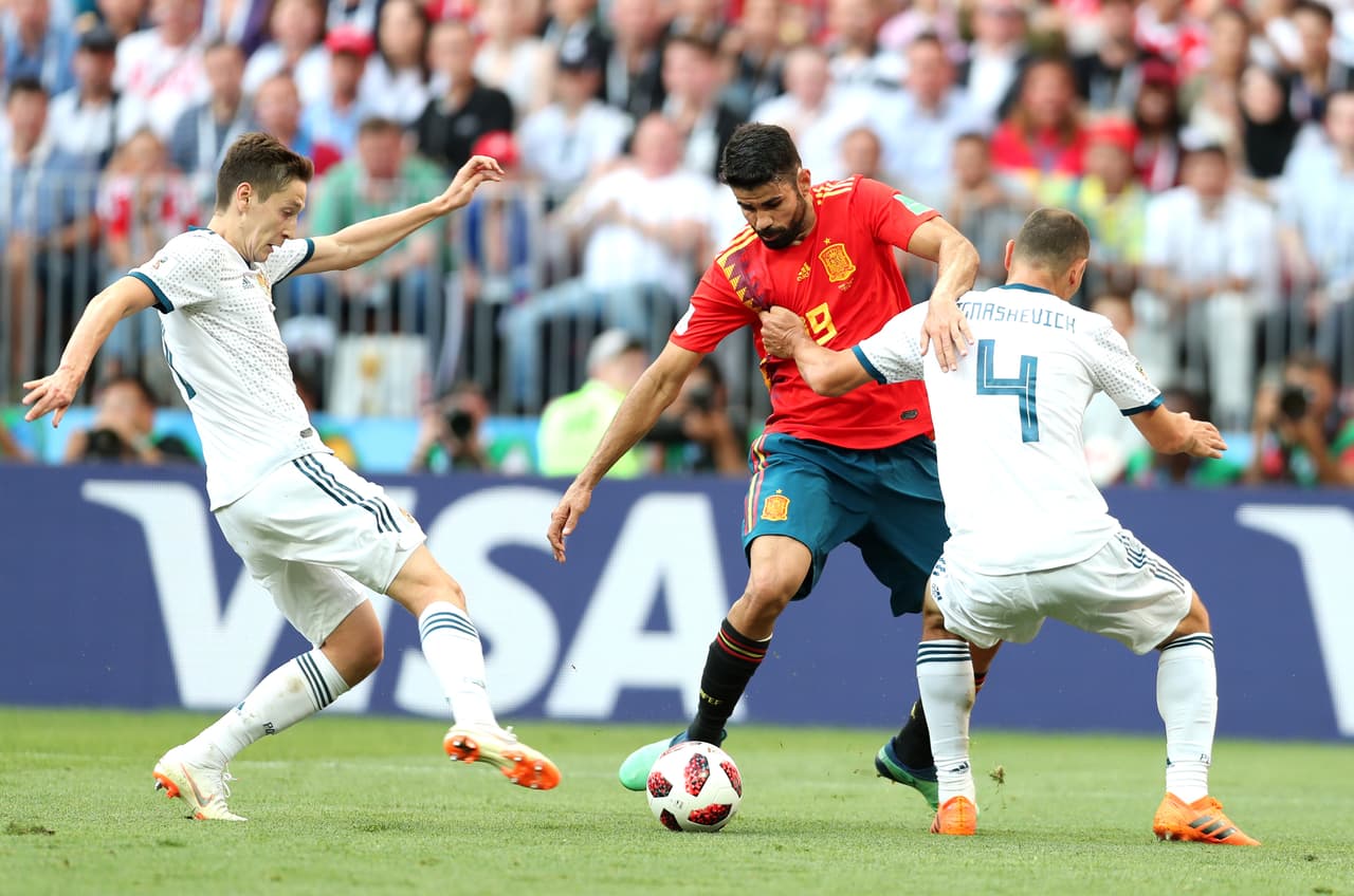 Sobre el minuto 55, el del Atleti aguantó muy bien un balón en el área y asistió a Isco Alarcón para lo que parecía el 2-1. Sin embargo, el del Real Madrid no pudo definir bien y el balón se fue al tiro de esquina.
