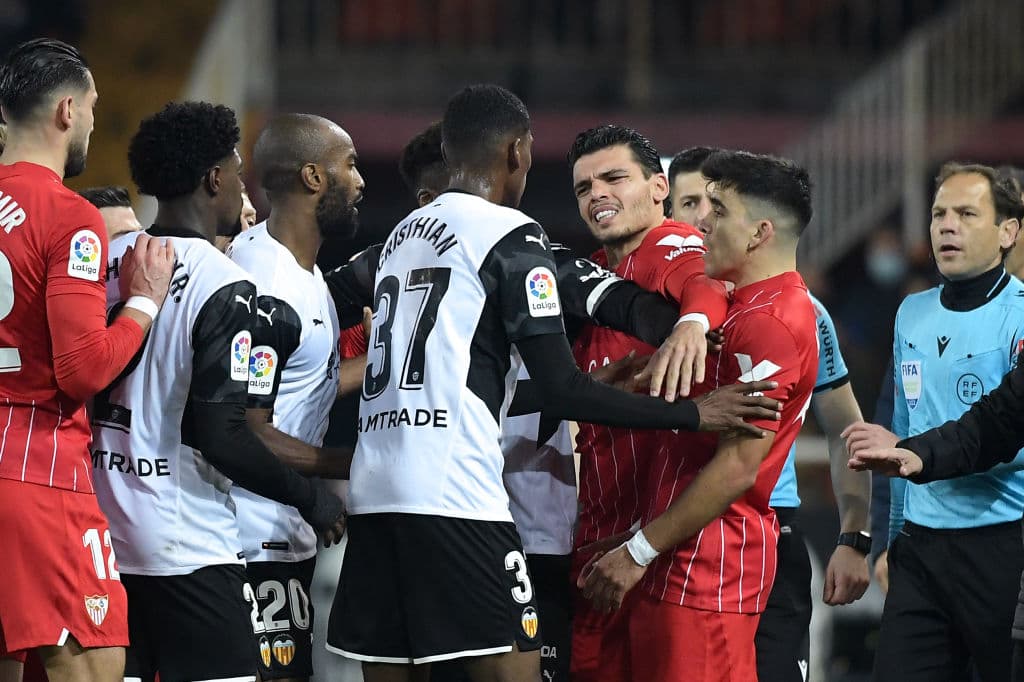 Sevilla no logró mantener el 0-1 hasta el final del encuentro y se ben conformar con el empate 1-1 frente al Valencia.