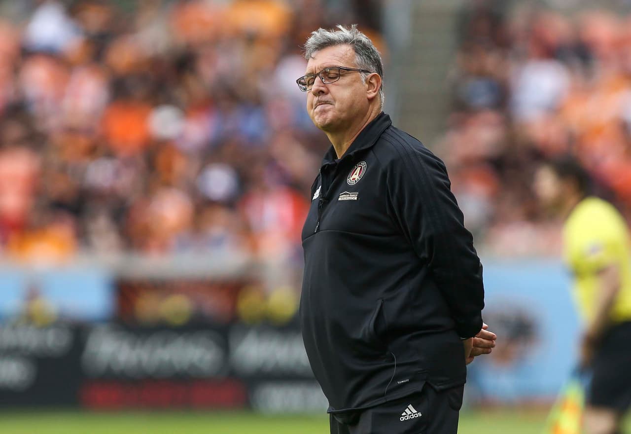 La superioridad del equipo de Houston dejó visiblemente frustrado a Gerardo Martino, entrenador de Atlanta United, que sufrió el más abultado revés desde su ingreso a la MLS. (USA Today Images)