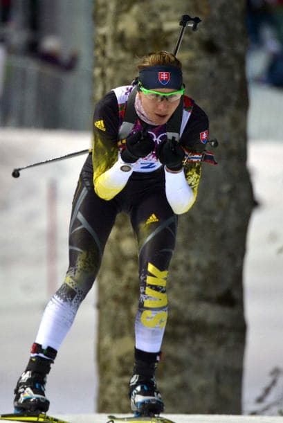 La biatleta eslovaca Anastasiya Kuzmina revalidó el oro conquistado hace cuatro años en Vancouver, en la prueba de 7,5 kilómetros esprint.