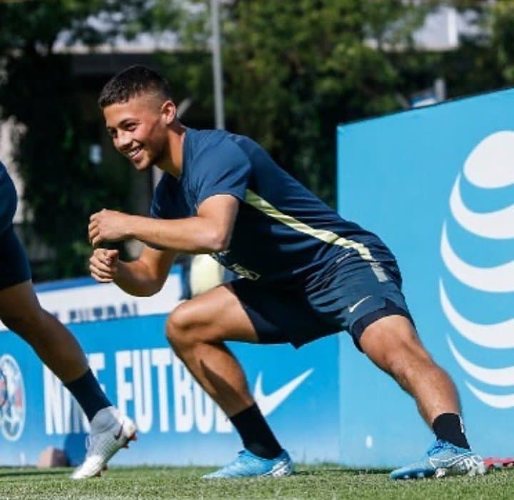 Operan a Adrián Goransch; América anuncia tiempo de recuperación