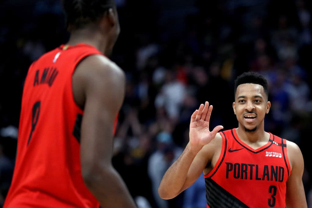 Los Portland Trail Blazers se impusieron 97-90 a los Denver Nuggets en Pepsi Center este miércoles y la serie de segunda ronda de Playoffs de la Conferencia del Oeste se iguala a un triunfo por bando. Estas son las mejores imágenes del Juego 2 de esta contienda.