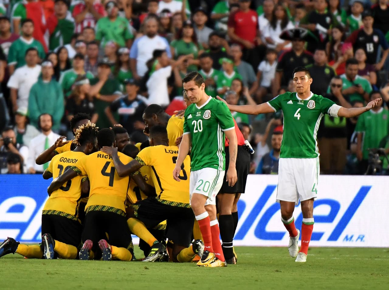 La victoria de Jamaica en la semifinal de la Copa Oro contra México, sin su técnico y con un nivel lejos del deseado, empeoraron una situación que ya venía mal después de la Copa Confederaciones.