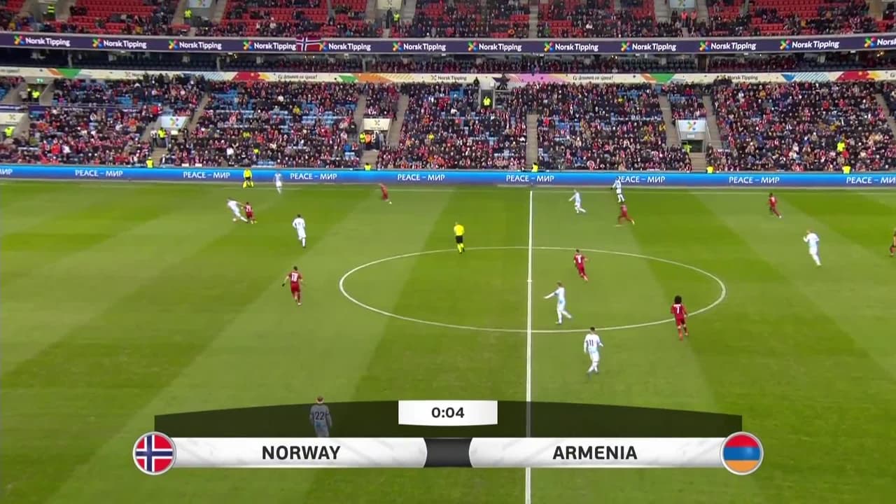 Arranca el partido y la pelota está en juego.