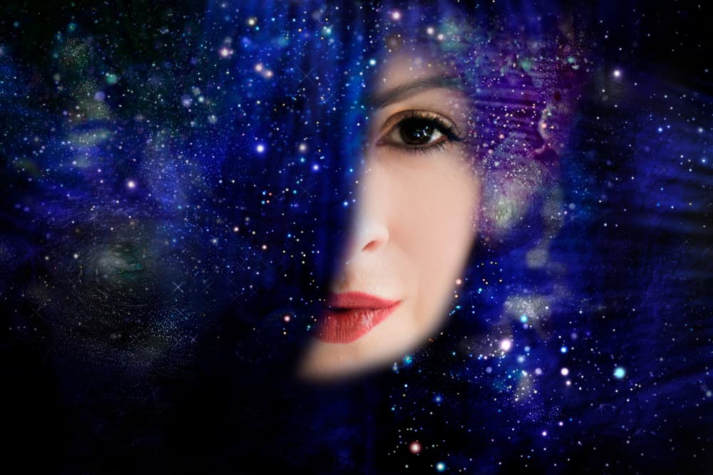 En ese caso aunque Algol esté mal aspectada en tu horóscopo no habrá límites a tu fuerza de voluntad y le ganarás la batalla a la estrella maléfica, pero si dejas que las circunstancias te ahoguen entonces habrás perdido la batalla contra Algol. ¡El destino no es inamovible, está creándose cada día!