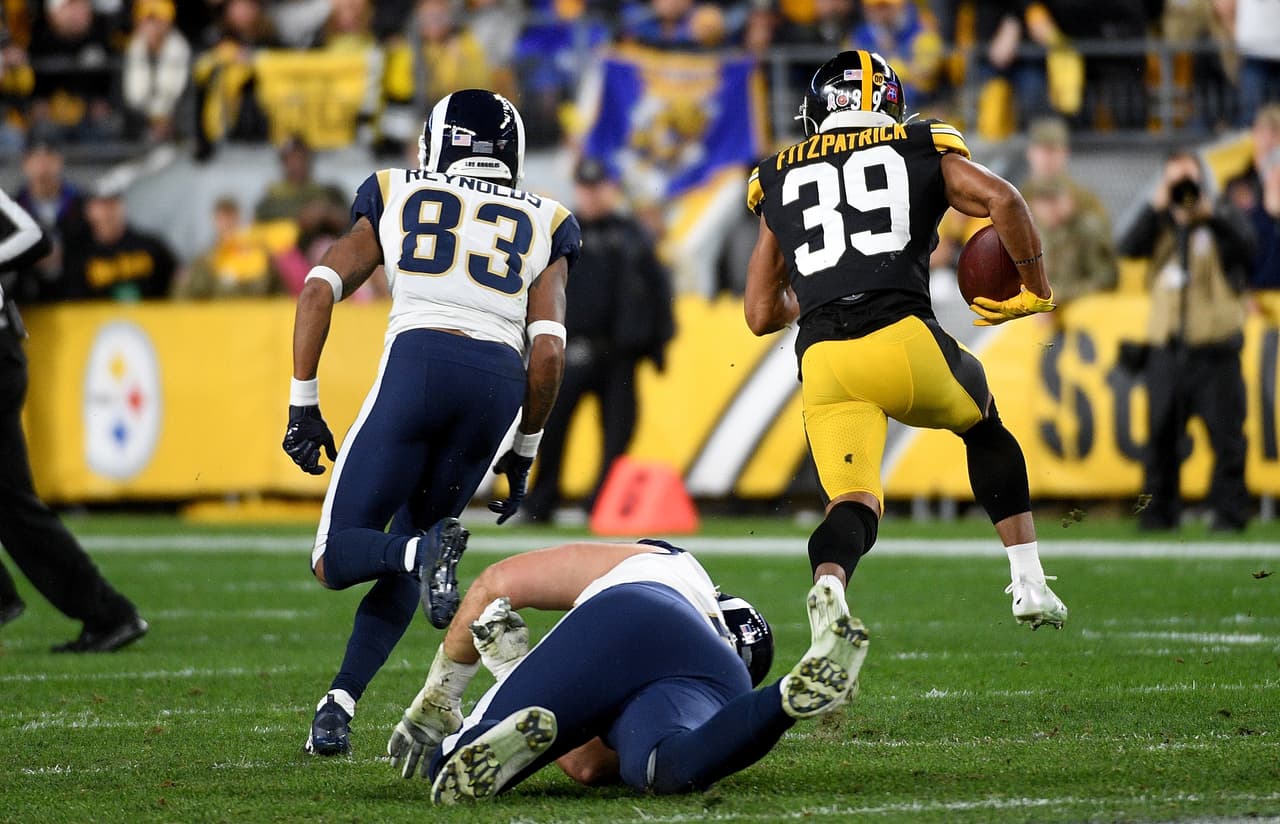 Steelers aprovecha los errores provocados por su sólida defensiva y consuma un triunfo vital para sus aspiraciones.