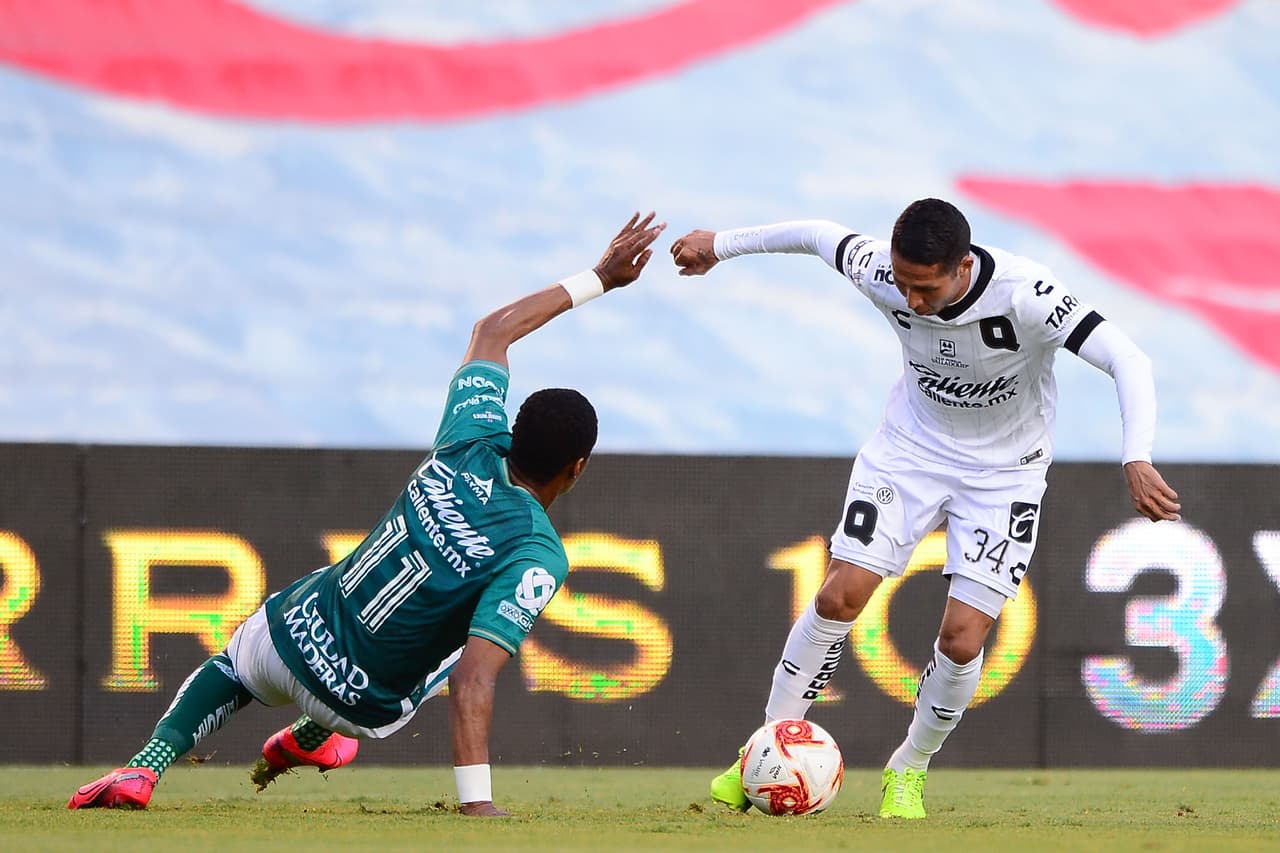 Las llegadas del León vuelven a ser de mucho peligro y Gil Alcalá empieza a ser figura en los Gallos.