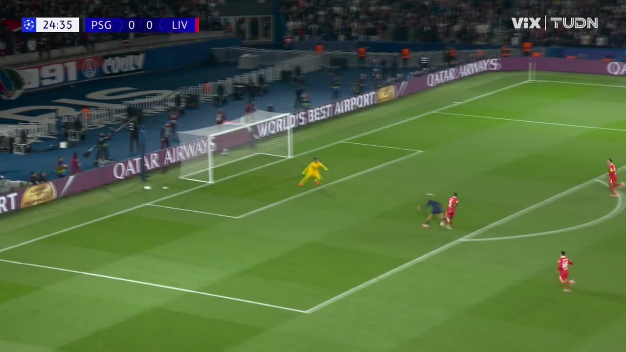 ¿Era de roja? PSG explota contra el árbitro por una expulsión perdonada