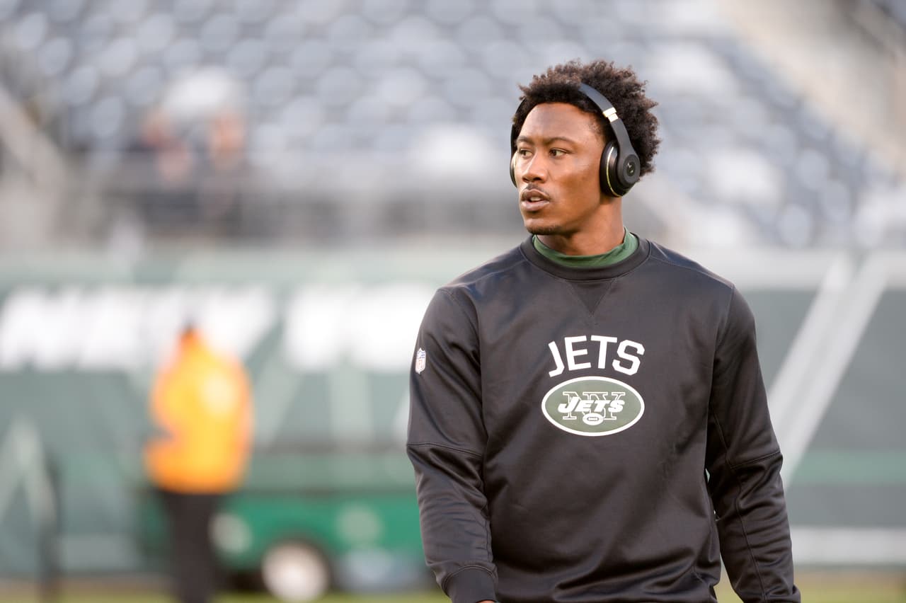 New York Jets wide receiver Brandon Marshall (15) on the field during team warm ups prior to the NFL week 12 regular season football game against the New England Patriots on Sunday, Nov. 27, 2016 in East Rutherford, New Jersey. The Patriots defeated the Jets 22-17. (Jim Mahoney via AP)