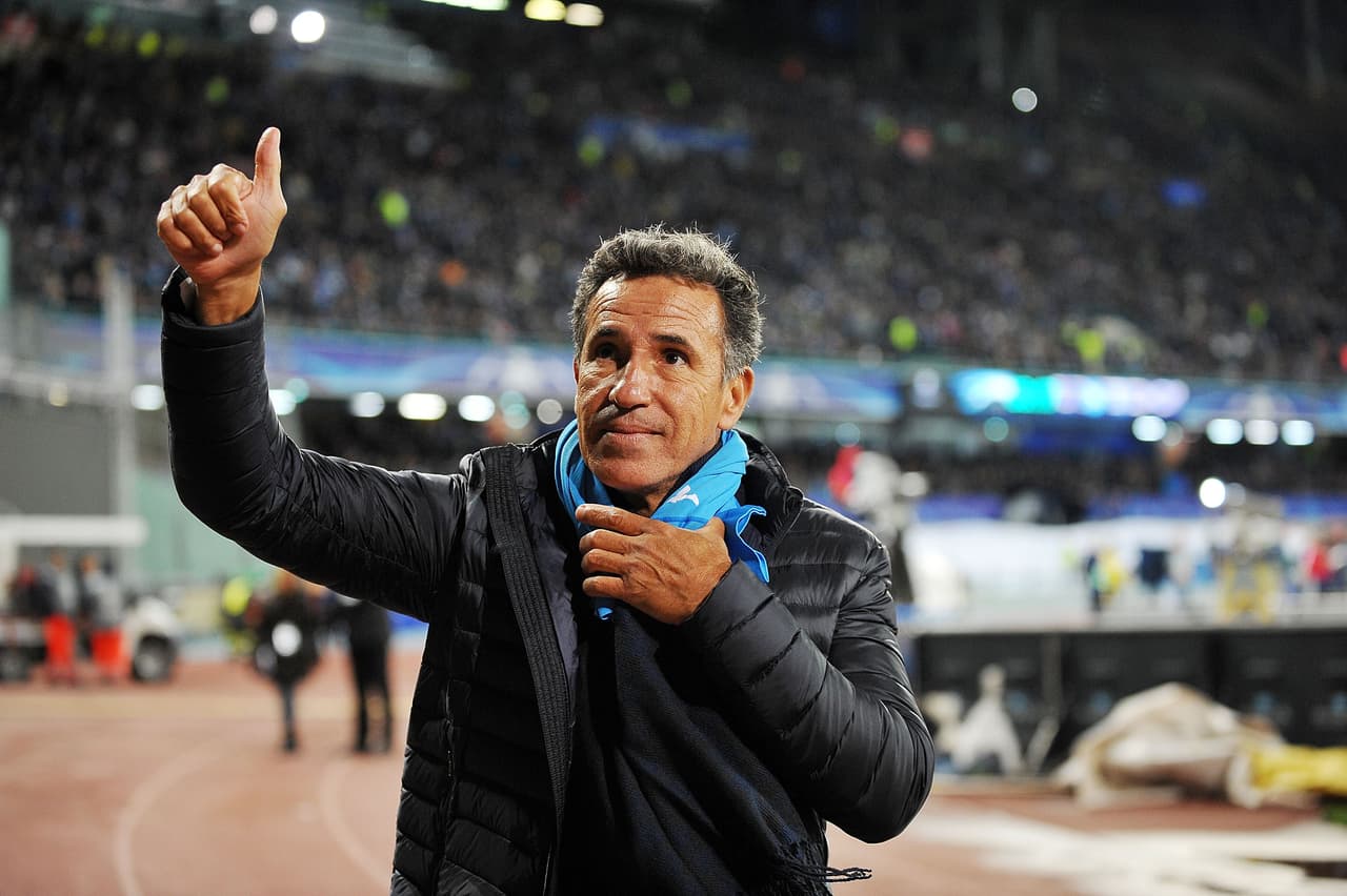 El brasileño es una leyenda partenopei y anotó 96 goles en 221 encuentros.