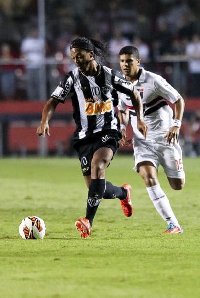 Quaresma, quien también dirige los destino profesionales de Thierry Henry sondeaba la posibilidad de llevarlo al León, donde juega su amigo Rafael Márquez y mientras eso se resuelve, sondea la posibilidad de que el Brasileño se vista de azul-crema-