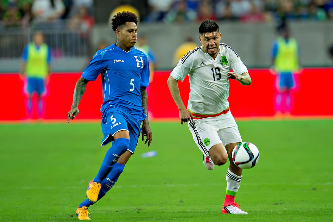 Aunque México cuenta también con Oribe Peralta y puede traer a otro jugador para suplir al ‘Chicharito’ la baraja de delanteros no es tan amplia y de nivel como para cubrir el espacio, además de tener que cambiar la estrategia dentro del campo de juego.