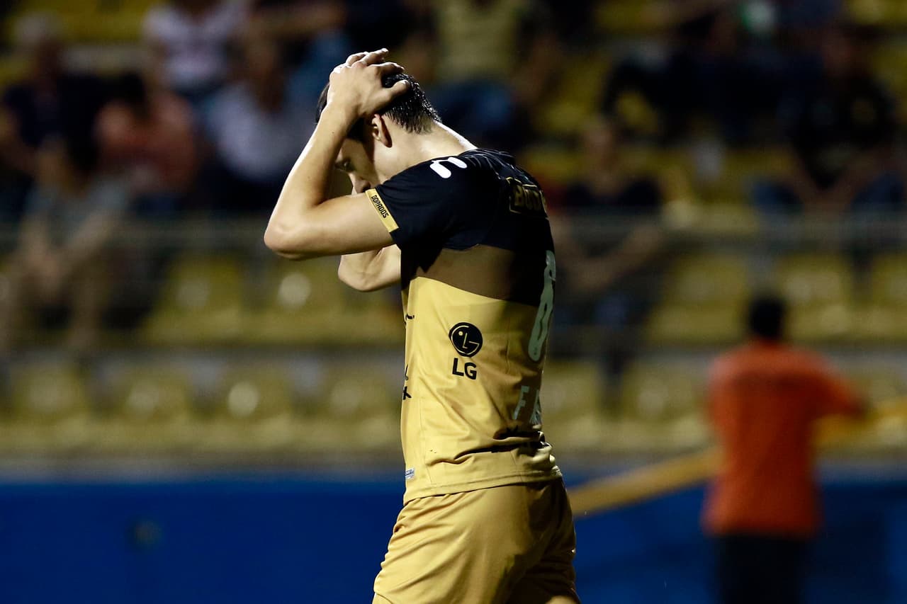 Dorados generó la mayor cantidad de ocasiones de gol pero la puntería estaba fallando y eso comenzaba a traducirse en frustración.