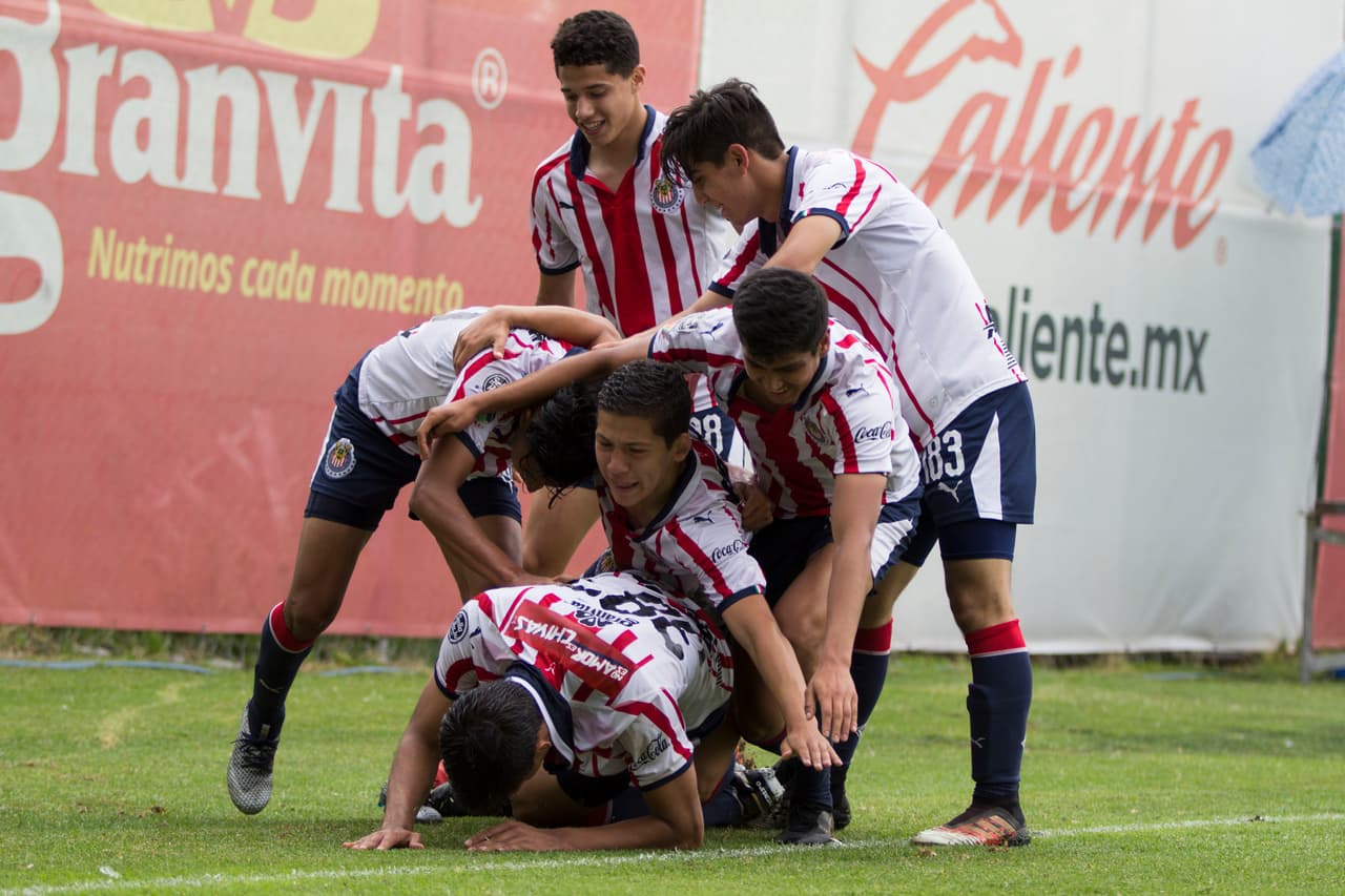 Los equipos rojiblancos se impusieron en ambas categorías para comenzar de gran forma la jornada de Súper Clásico.