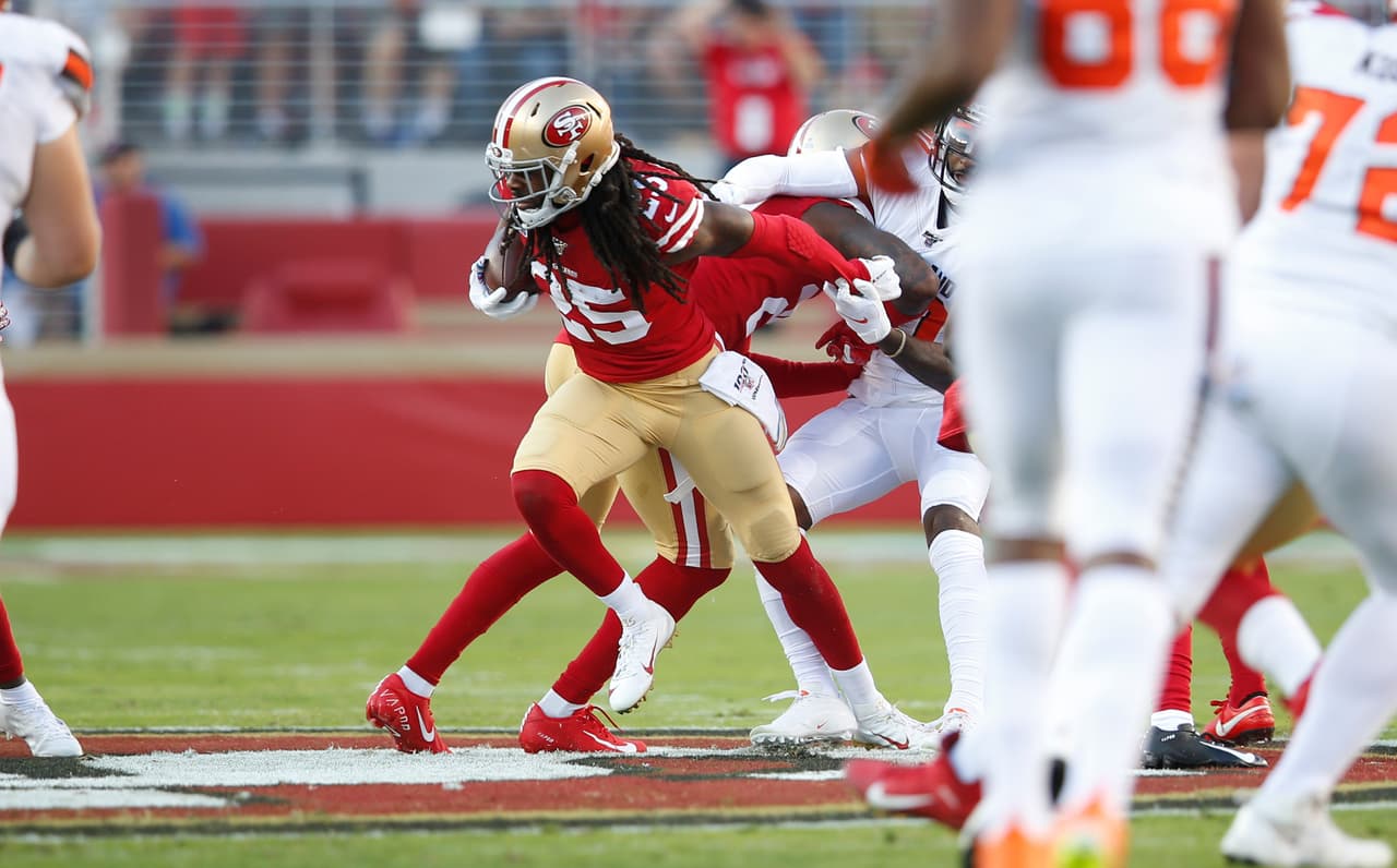 <b>Sherman trasa interceptar a Baker Mayfield</b>
<br>2.- “Esa es una porquería de nivel colegial. Es ridículo”, dijo sobre el QB de Cleveland Browns durante un juego en Levi’s Stadium.