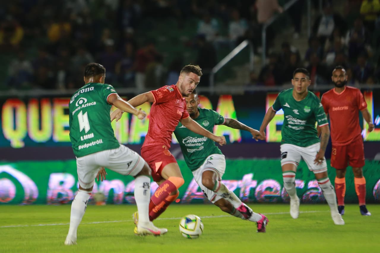 FC Juárez derrotó a Mazatlán en el Kraken como parte de la Jornada 5 del Clausura 2023 con goles de Denzell García, Tomás Martín Molina y Mauro Laínez. Los Cañoneros descontaron gracias a Ake Loba y Fernando Illescas siguen sin ganar en el torneo, donde ocupan la última posición de la General.