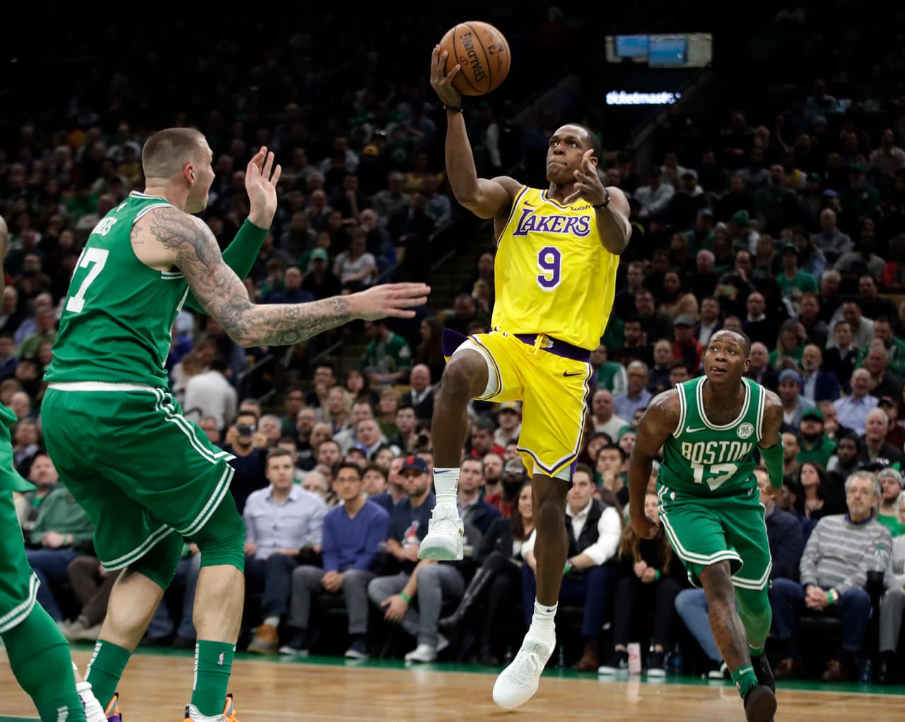 <b>Lakers 129-128 Celtics: </b>un emocionante juego en esta rivalidad de años se definió en el último segundo en favor de los californianos, que volvieron a ganar después de la paliza sufrida a manos de los Pacers esta semana.