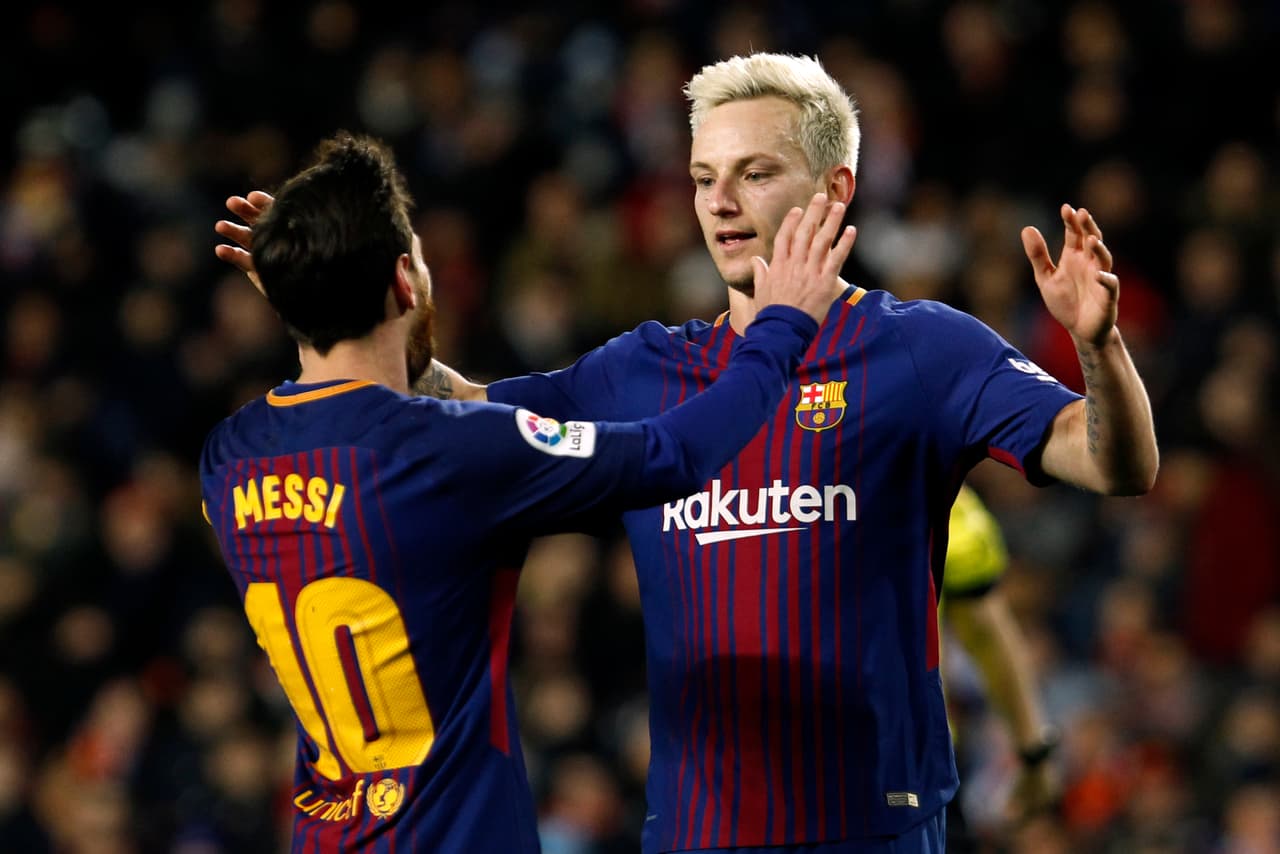 Con el conjunto culé juega su sexto año, ha ganado cuatro Ligas, cuatro Copas del Rey, dos Supercopas de España.