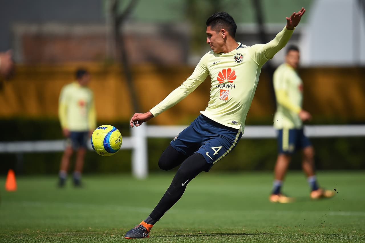 Álvarez, a pesar de eso, mantiene su forma y con pocos minutos pide que no lo descarten para estar con el 'Tri'. No obstante, siempre es bueno tener un plan B.