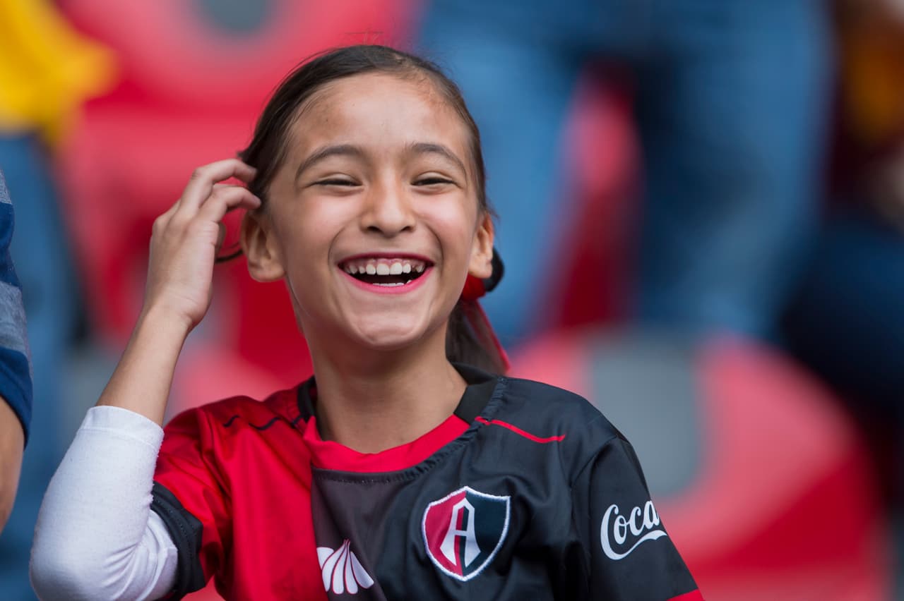 El color de la afición en la Jornada 9