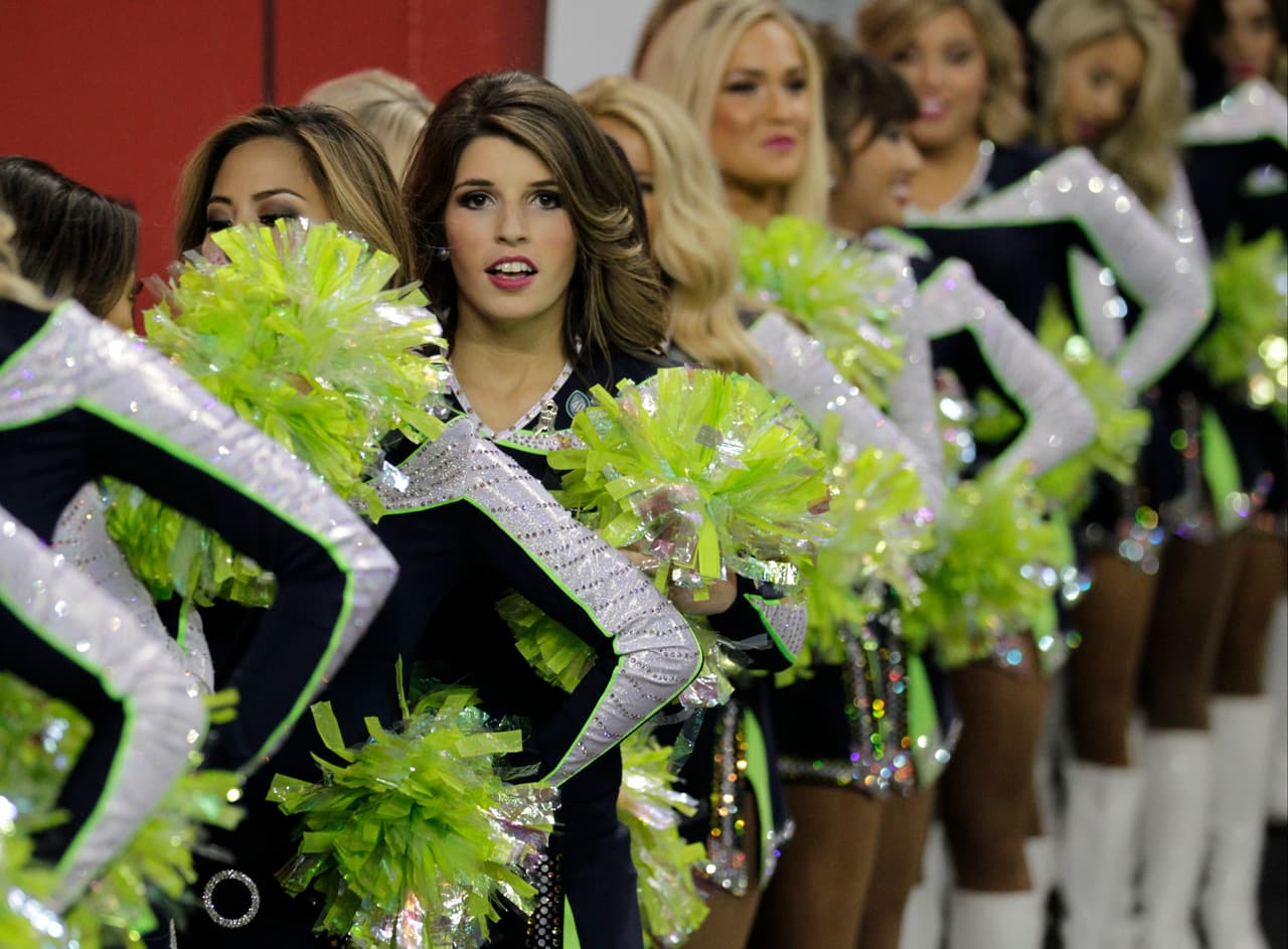 De los ocho equipos de la NFL en la Ronda de Comodines, Bengals, Texans, Chiefs, Vikings, Redskins y Seahawks tienen porristas y NFL.com/Español te regala un collage con las mejores imágenes de todas ellas. ¡Disfrútalo!