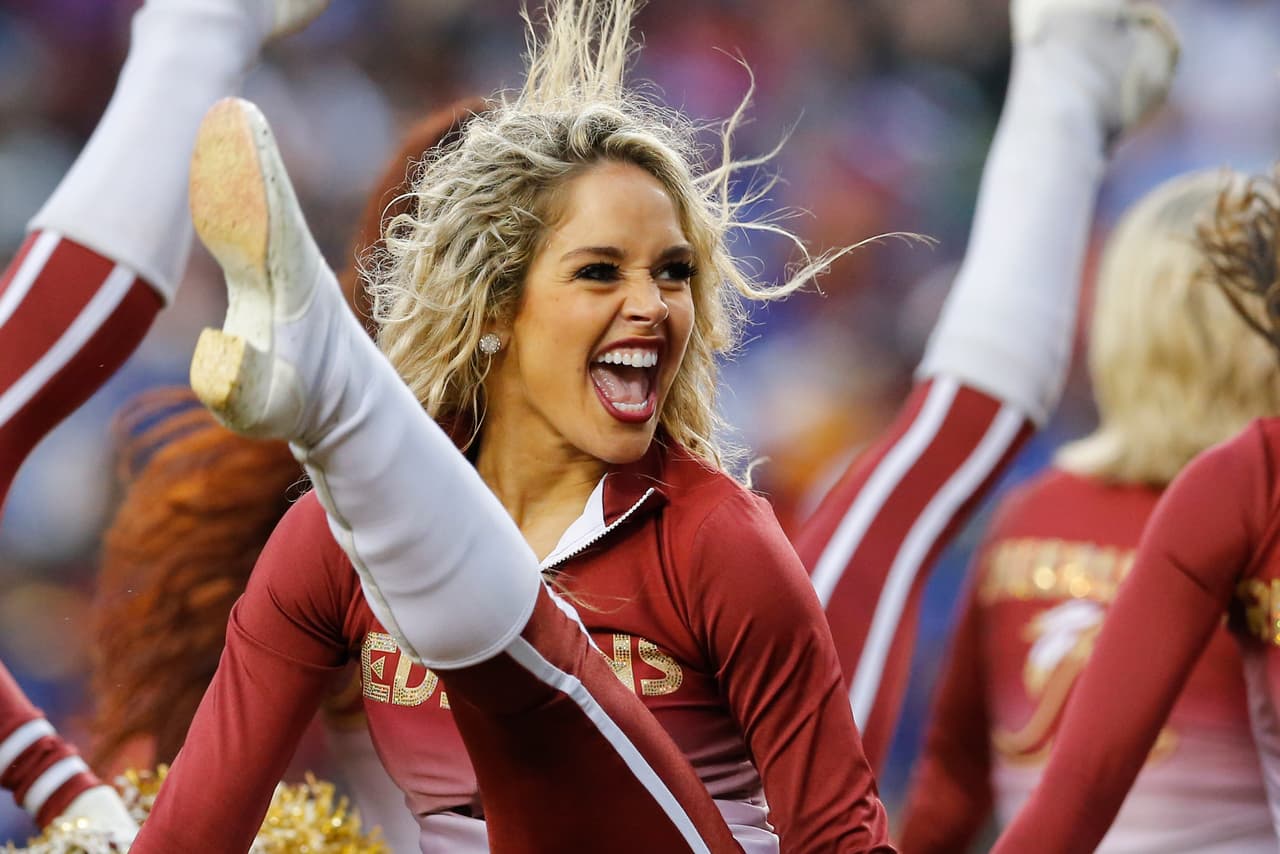 De los ocho equipos de la NFL en la Ronda de Comodines, Bengals, Texans, Chiefs, Vikings, Redskins y Seahawks tienen porristas y NFL.com/Español te regala un collage con las mejores imágenes de todas ellas. ¡Disfrútalo!