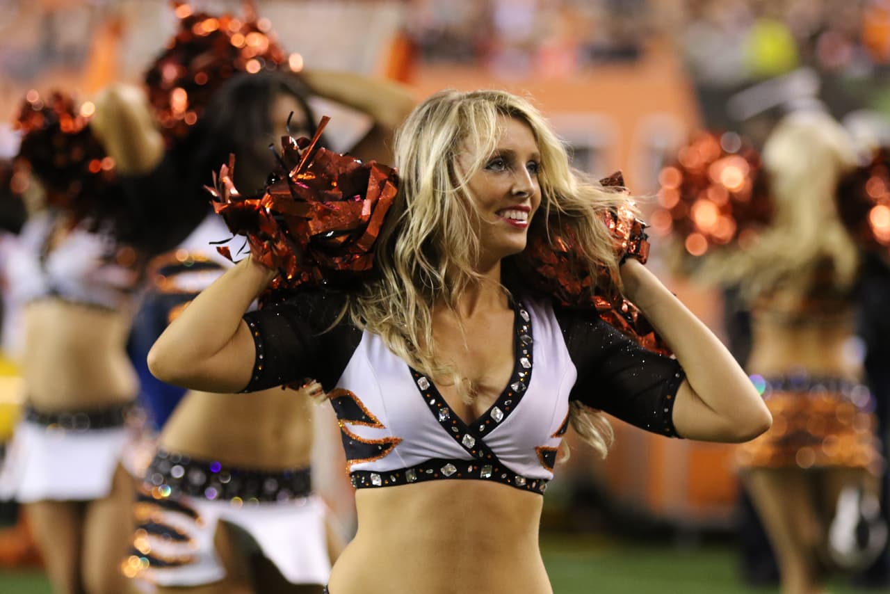 De los ocho equipos de la NFL en la Ronda de Comodines, Bengals, Texans, Chiefs, Vikings, Redskins y Seahawks tienen porristas y NFL.com/Español te regala un collage con las mejores imágenes de todas ellas. ¡Disfrútalo!