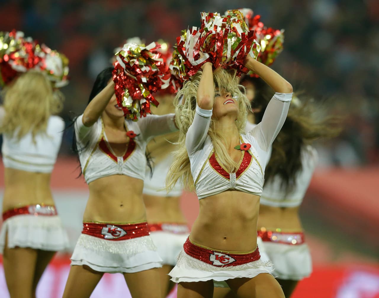 De los ocho equipos de la NFL en la Ronda de Comodines, Bengals, Texans, Chiefs, Vikings, Redskins y Seahawks tienen porristas y NFL.com/Español te regala un collage con las mejores imágenes de todas ellas. ¡Disfrútalo!