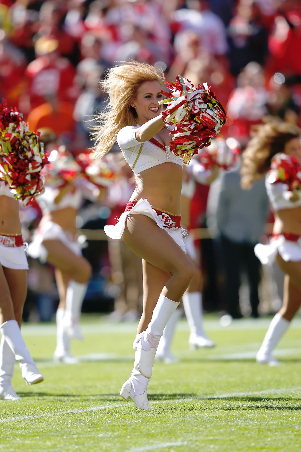 De los ocho equipos de la NFL en la Ronda de Comodines, Bengals, Texans, Chiefs, Vikings, Redskins y Seahawks tienen porristas y NFL.com/Español te regala un collage con las mejores imágenes de todas ellas. ¡Disfrútalo!