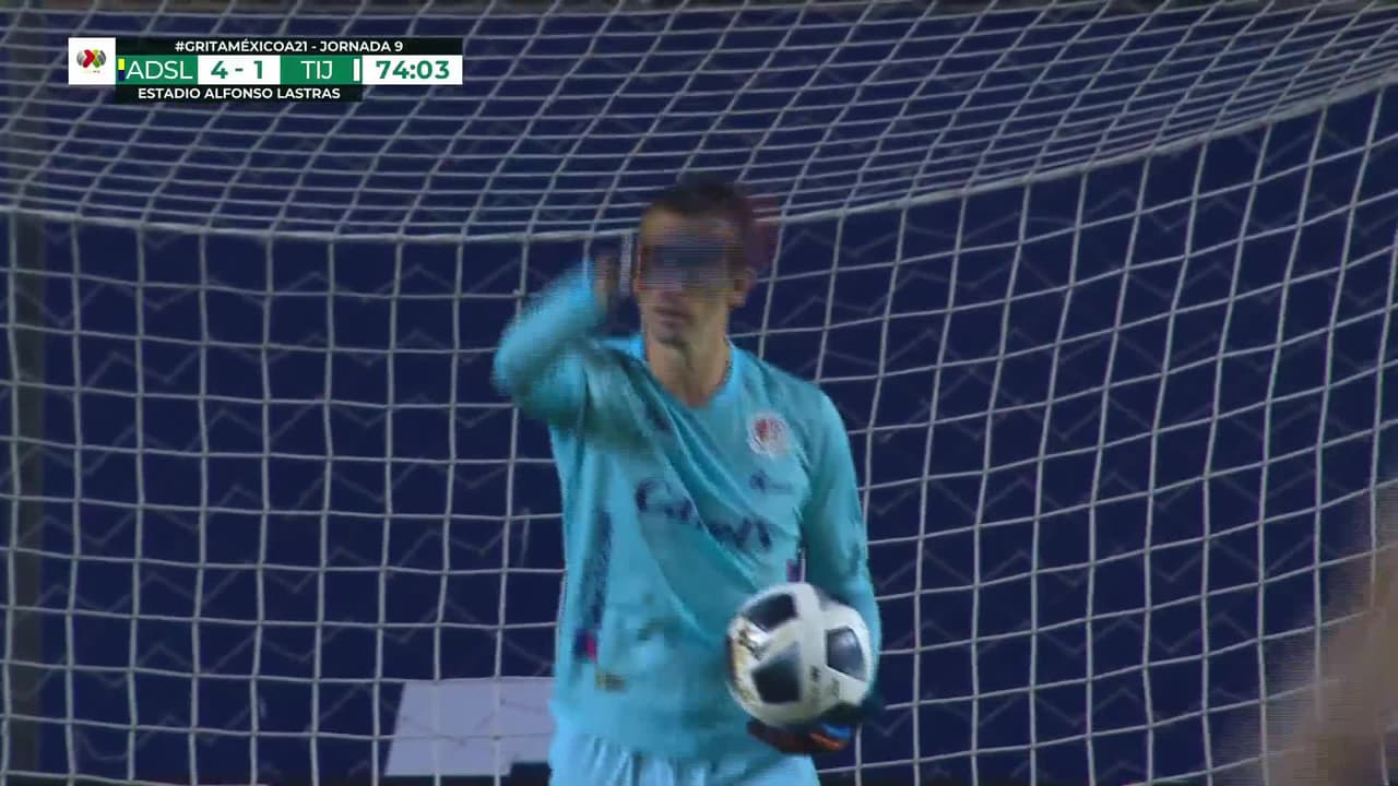 ¡TIRO ATAJADO! disparo por Esteban Pavez.