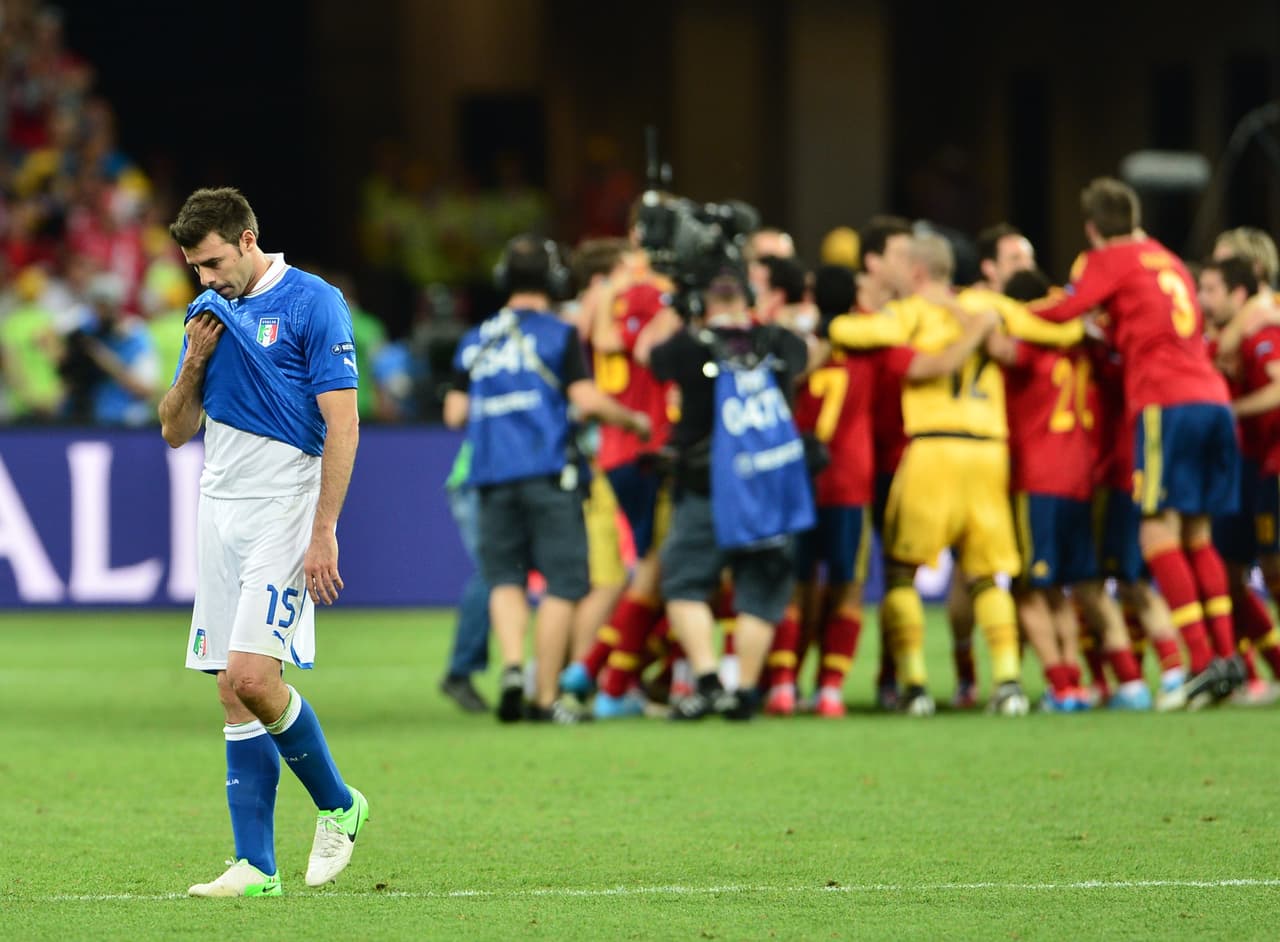 Otro título que le falta a Barzagli y a Buffon: la Eurocopa. Perdieron goleados con España en la edición 2012.