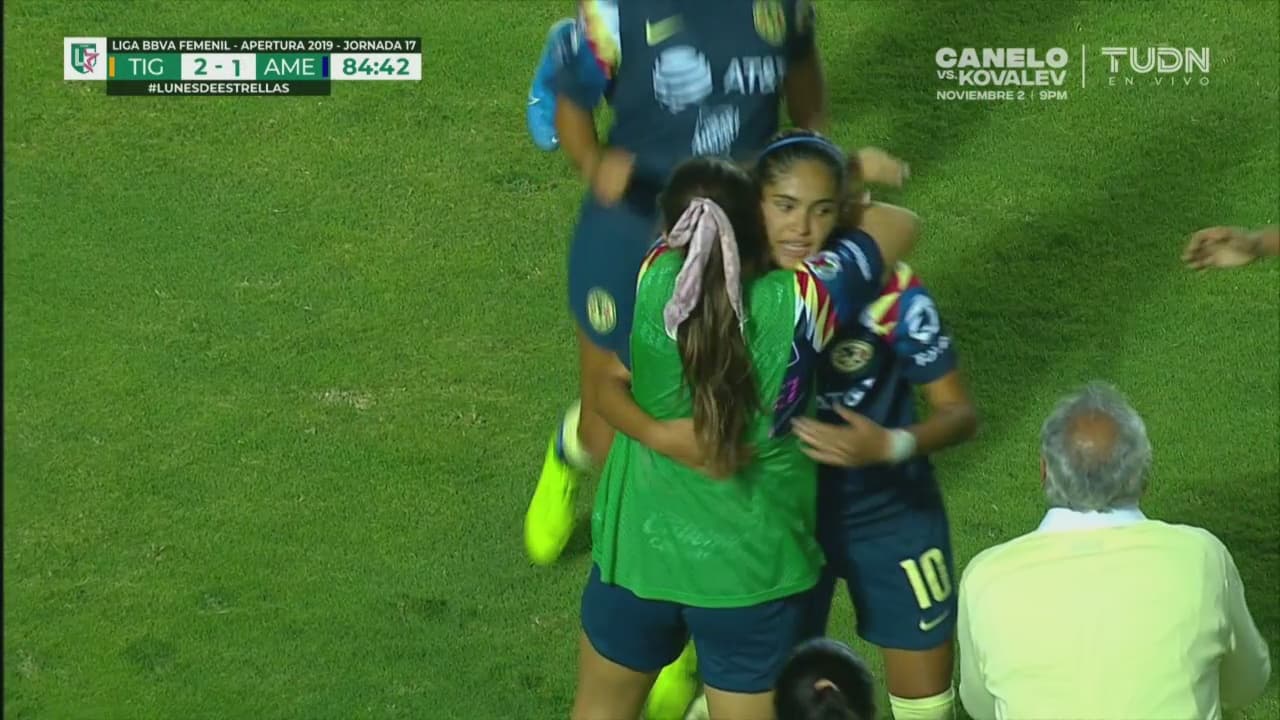 ¡Soberbio gol de tiro libre! Daniela descuenta para el América