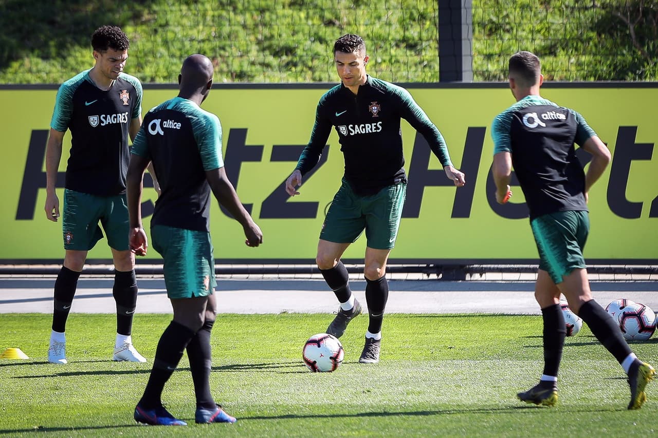 Cristiano se reincorpora a su selección la misma semana, curiosamente, en que la que lo hace Lionel Messi con Argentina, aunque en su caso será para disputar un partido amistoso.