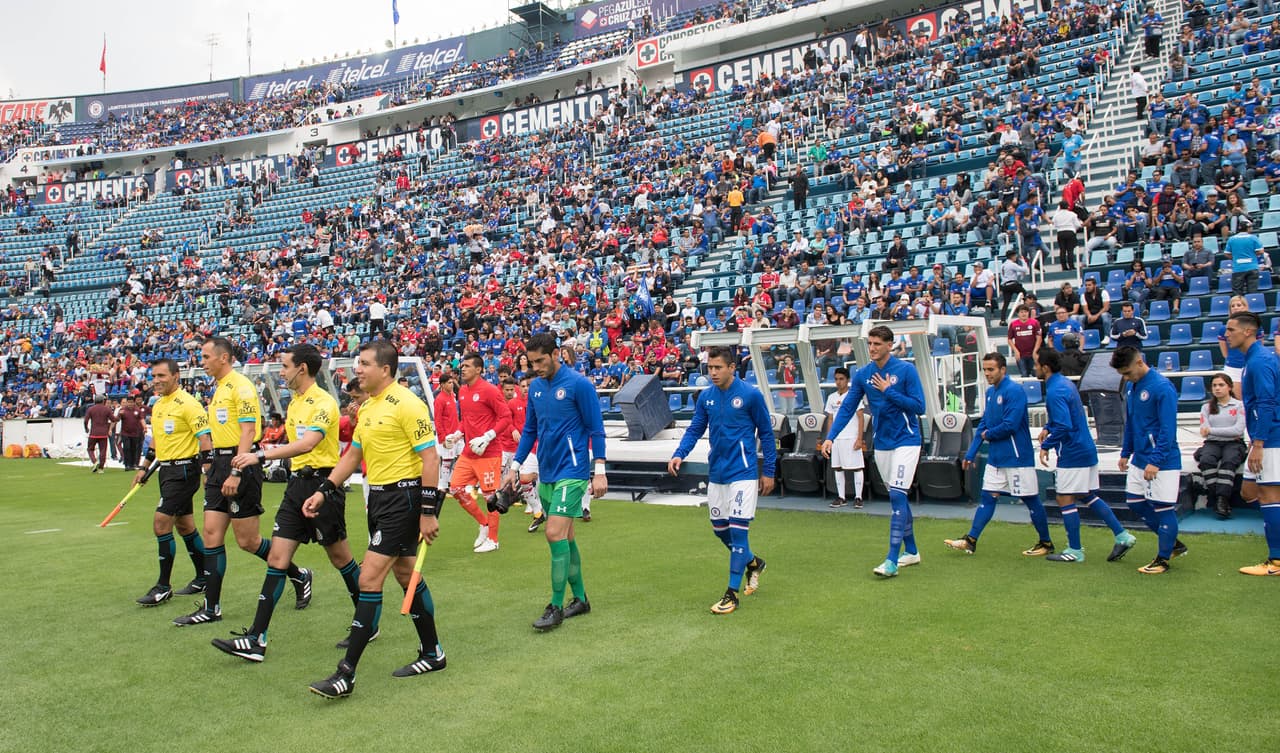 Tradicionalmente, Cruz Azul y Toluca han dado partidos bien jugados y emocionantes. Así que el Estadio Azul se mantenía por ello a la expectativa para su juego de la fecha cuatro del Apertura 2017.