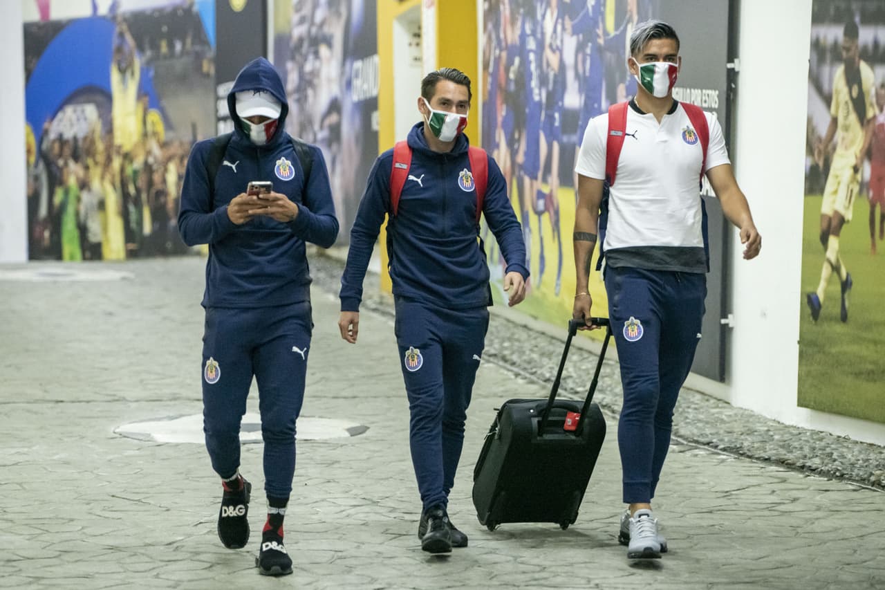 Así llegaron Águilas y Chivas al Azteca | Todo está listo en el Coloso de Santa Úrsula para una edición más del Clásico Nacional.