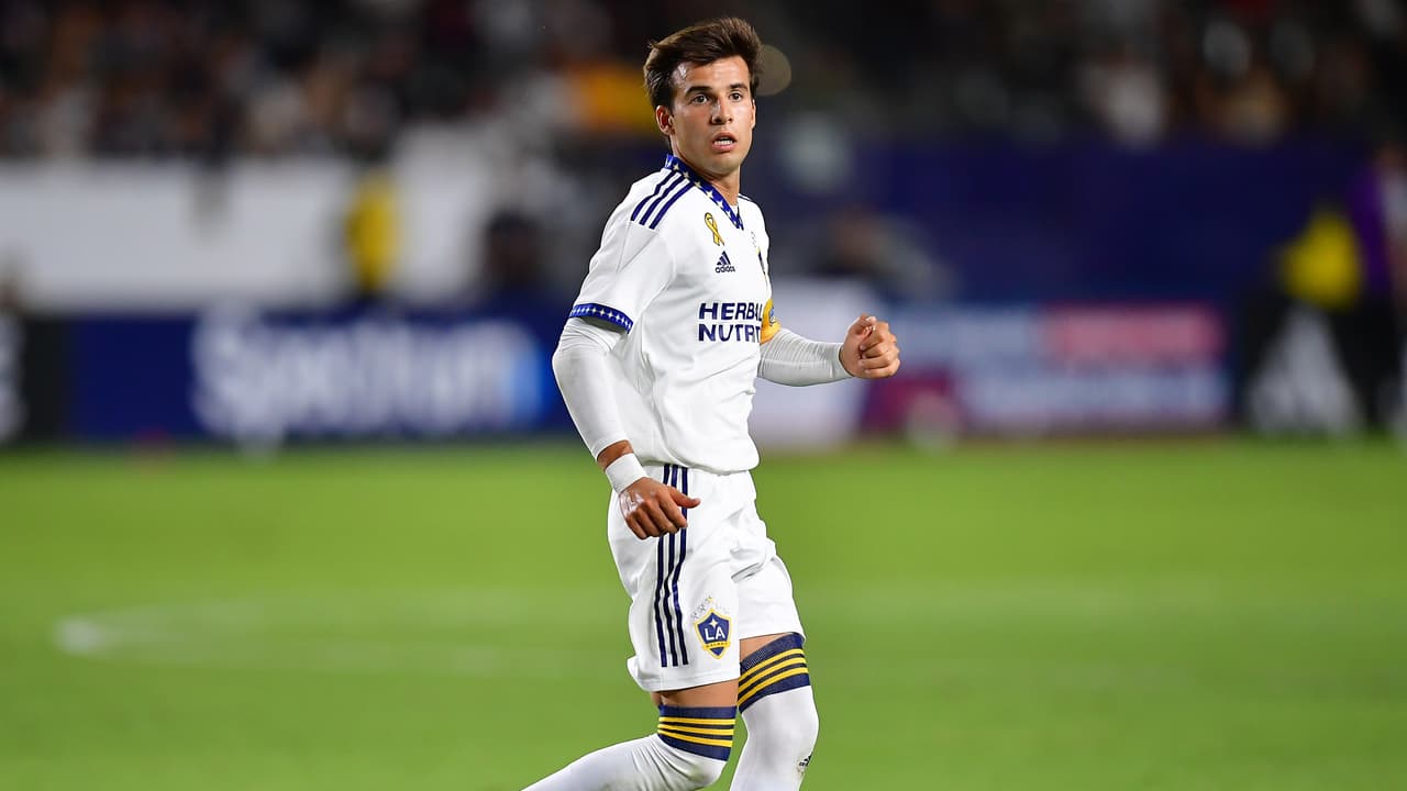 Mediocampista: RIQUI PUIG (LA Galaxy)