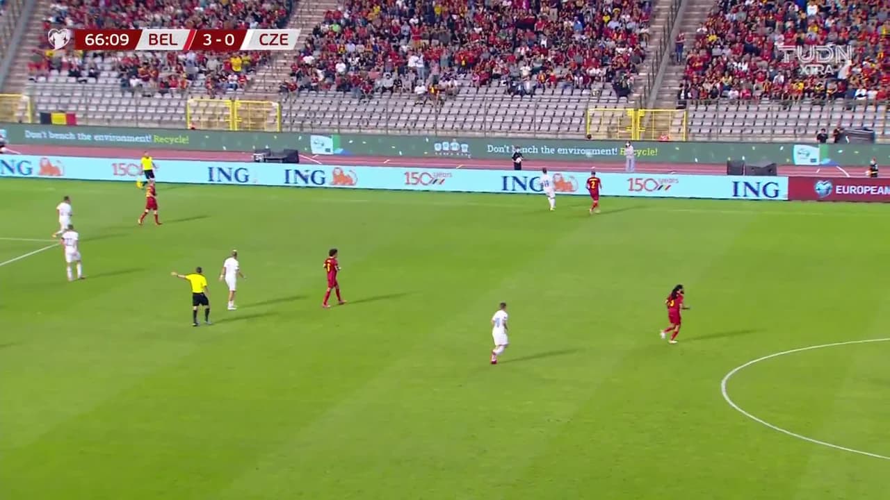 ¡TIRO ATAJADO! disparo por Romelu Lukaku.