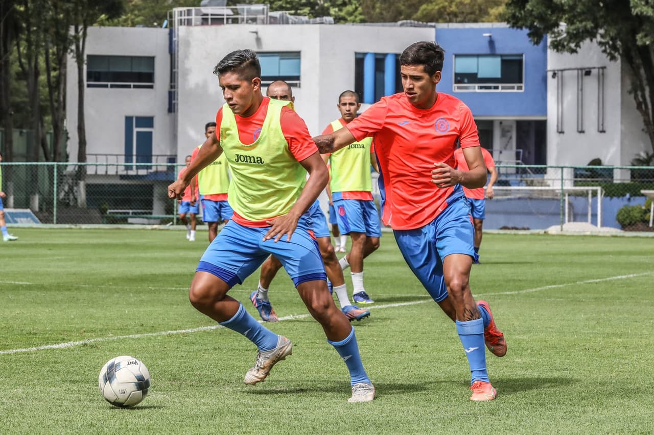 Luis Abram reporta con Cruz Azul tras la concentración con Perú