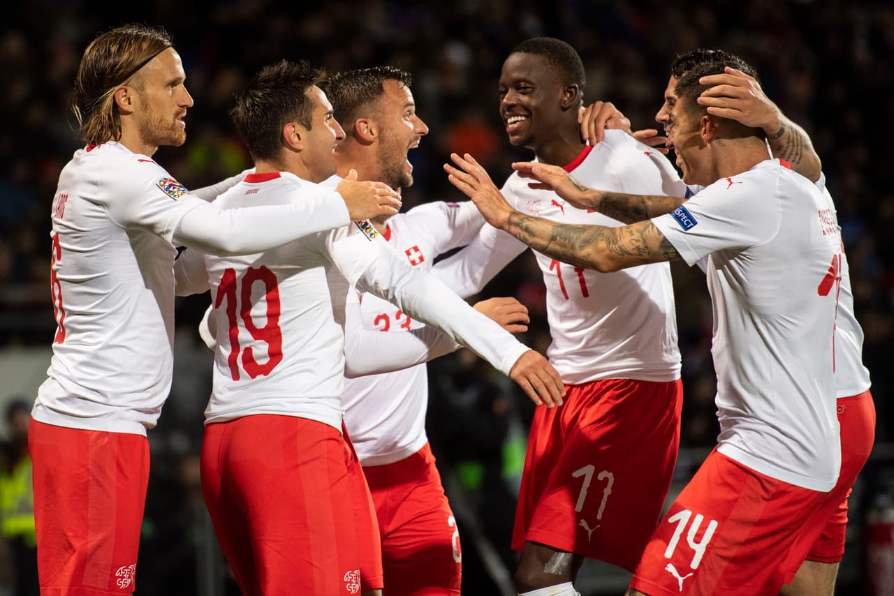 Y a los 52 minutos satisfacción para jugdaores y aficionados suizos. Haris Seferovic puso adelante a los helvéticos al marcar el 1-0.