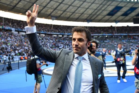 Los aficionados al fútbol pintaron el Olympiastadion de Berlín para alentrar a blaugrana y biaonconeros en la pelea por llevarse el trofeo de la Champions.