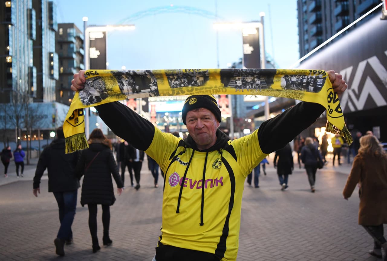 Los octavos de final de la UEFA Champions League llegaron este miércoles hasta Londres, al Estadio de Wembley, para vivir el duelo entre el Tottenham Hotspur y Borussia Dortmund. Miles de aficionados llegaron hasta el histórico recinto esperando no solo la victoria de su equipo, sino una tarde memorable de fútbol europeo.