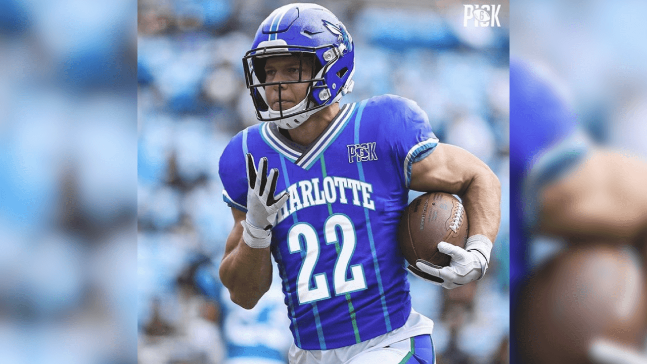 <b>Christian McCaffrey</b>
<br>El joven, habilidoso y poderoso corredor de los Carolina Panthers tendría un diseño innovador con el uniforme de Charlotte Hornets.