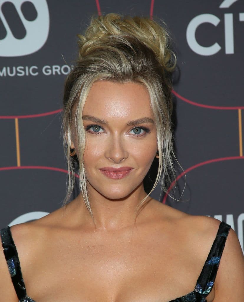 Así ha brillado la actriz y modelo Camille Kostek.