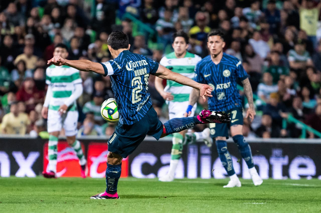 Santos Laguna y América disputaron un entretenido partido como parte de la Jornada 5 del Clausura 2023. Harold Preciado y Javier Correa anotaron para los laguneros en el primer tiempo, mientras que Henry Martín descontó de penal al final de la primera parte y Roger Martínez encontró el empate de tiro libre al 84'.