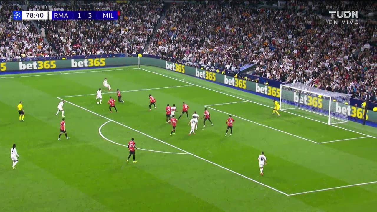 ¡TIRO ATAJADO! disparo por Rodrygo.