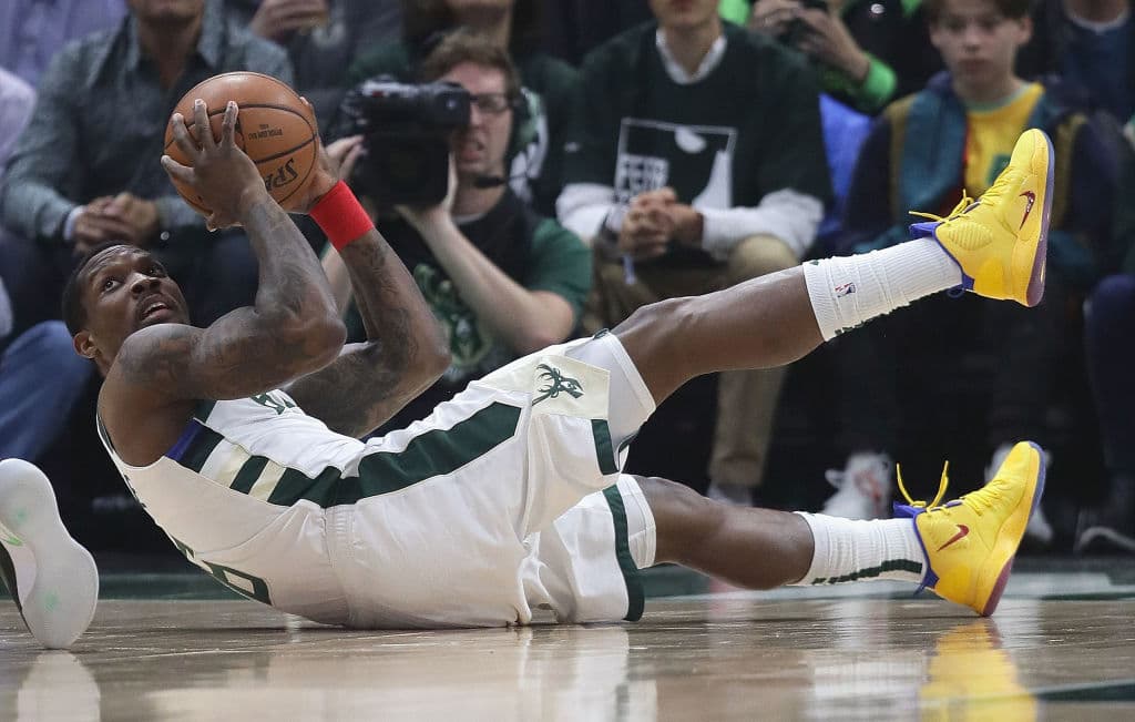 Los Milwaukee Bucks superaron 116-91 a los Boston Celtics para eliminarlos y avanzar a la Final de la Conferencia del Oeste por primera vez desde la temporada 2001. Milwaukee hace válido el pronóstico con el mejor récord de la Liga y los Celtics concluyen una temporada muy por debajo de lo que de ellos se esperaba.