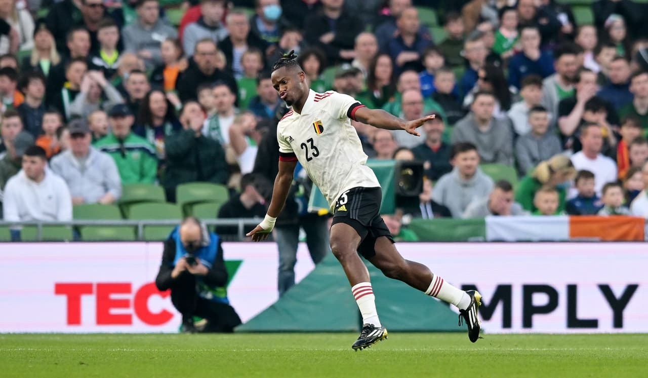 Irlanda y Bélgica no se guardaron nada y en un partido lleno de emociones firmaron un empate a dos goles.