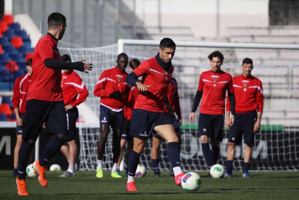Dos jugadores del Cosenza no viajaron con el equipo por miedo al coronavirus.