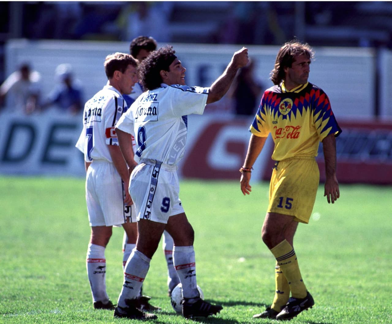 Hugo Sánchez ya no era el mismo de sus buenos años y su paso por Celaya desafortunadamente no trascendió.