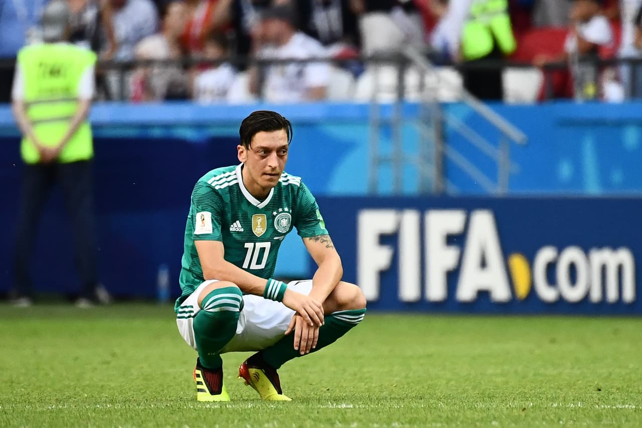 Mesut Ozil (Alemania) - Jugó 92 partios y marcó 32 goles con la camiseta de su país desde el 2009 hasta el 2018. Salió campeón del Mundo en Brasil 2014.